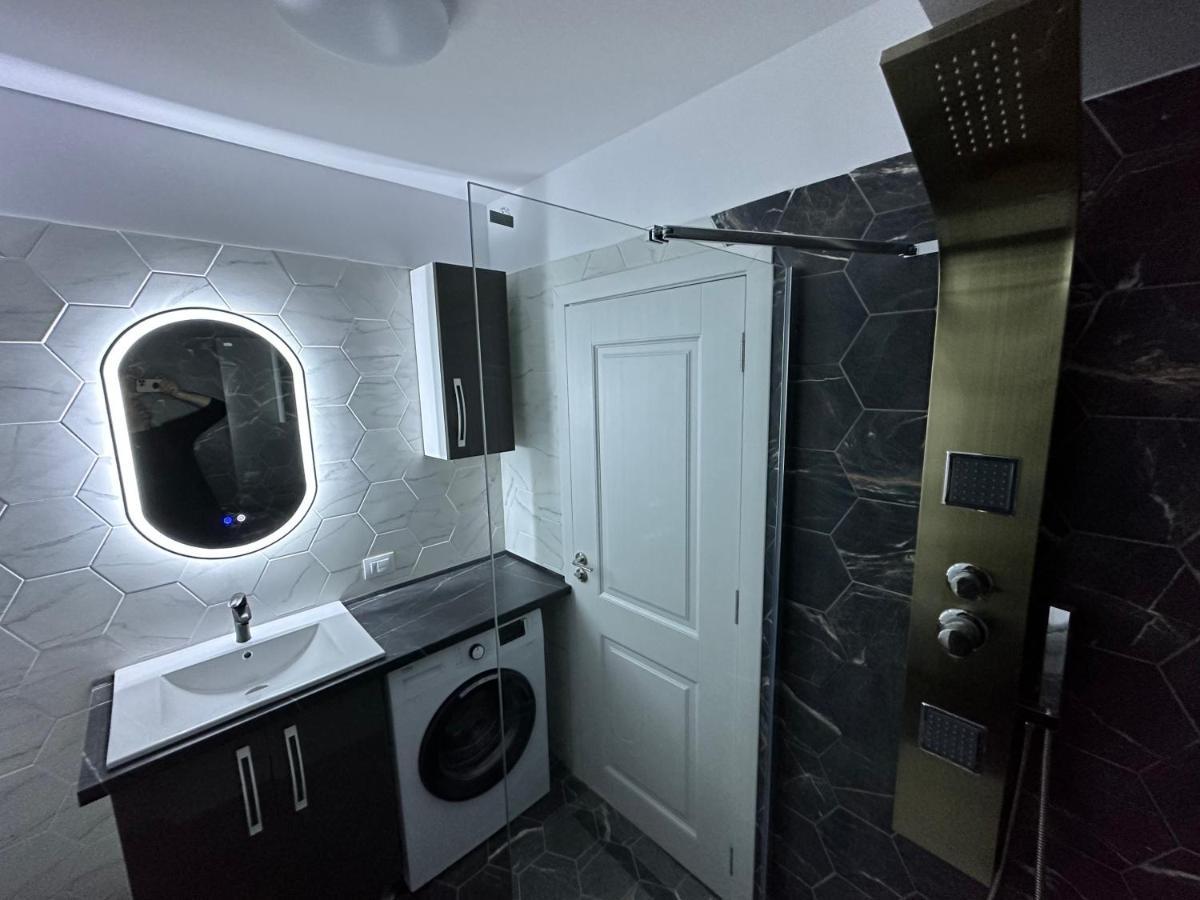 Ferienwohnung Apartament Lux Bacovia 2 Bacău Exterior foto
