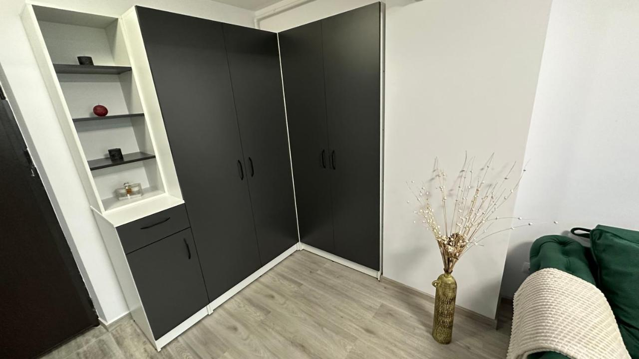 Ferienwohnung Apartament Lux Bacovia 2 Bacău Exterior foto